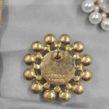 Eiropas un Amerikas Qingdao rotaslietas auskari individuālais temperaments retro taisnība zelta marķējums krāsas pērļu auskari d81