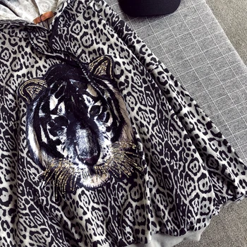 Pavasara rudens 2019 jaunu Modes Leopards Drukāt sporta Krekls Sievietēm zaudēt sequined tiger vadītājs Hoodies ar garām Piedurknēm Apkakli mētelis Mw808