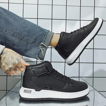 Ir 2021. modes korejas augsta top viss-mača tendence sporta apavi tīrtoņa krāsu āra tendence gadījuma sporta apavi vīriešu apavi